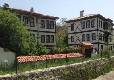 Mudurnu Evleri
